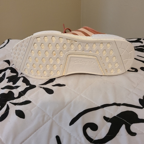 ADIDAS NMD R1 - Picture 7 of 14